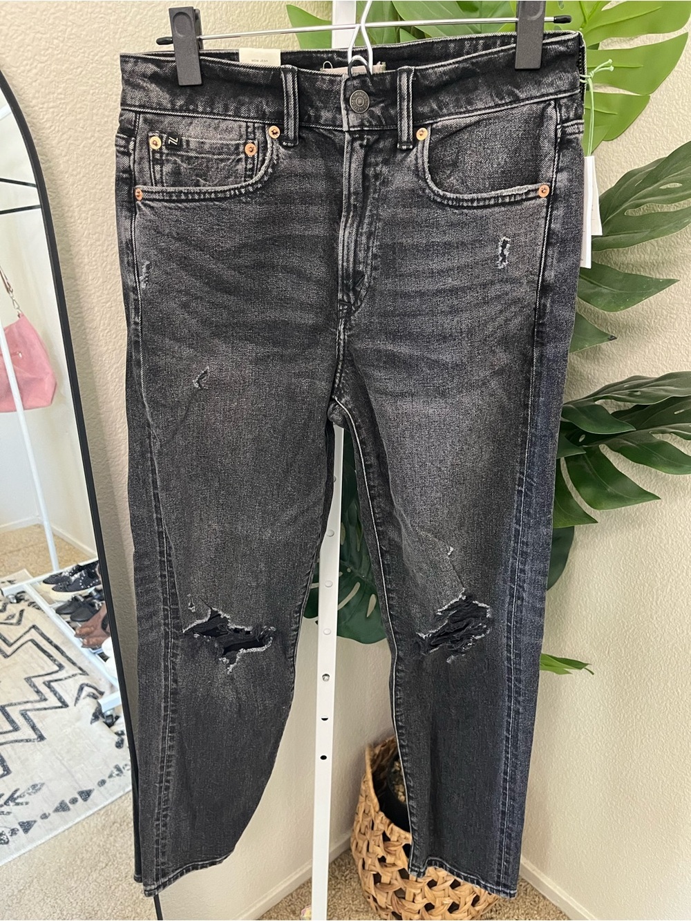 🖤 AE77 Black Distressed Mom Jeans Size 6 NWT | Vintage Wash High Rise Denim